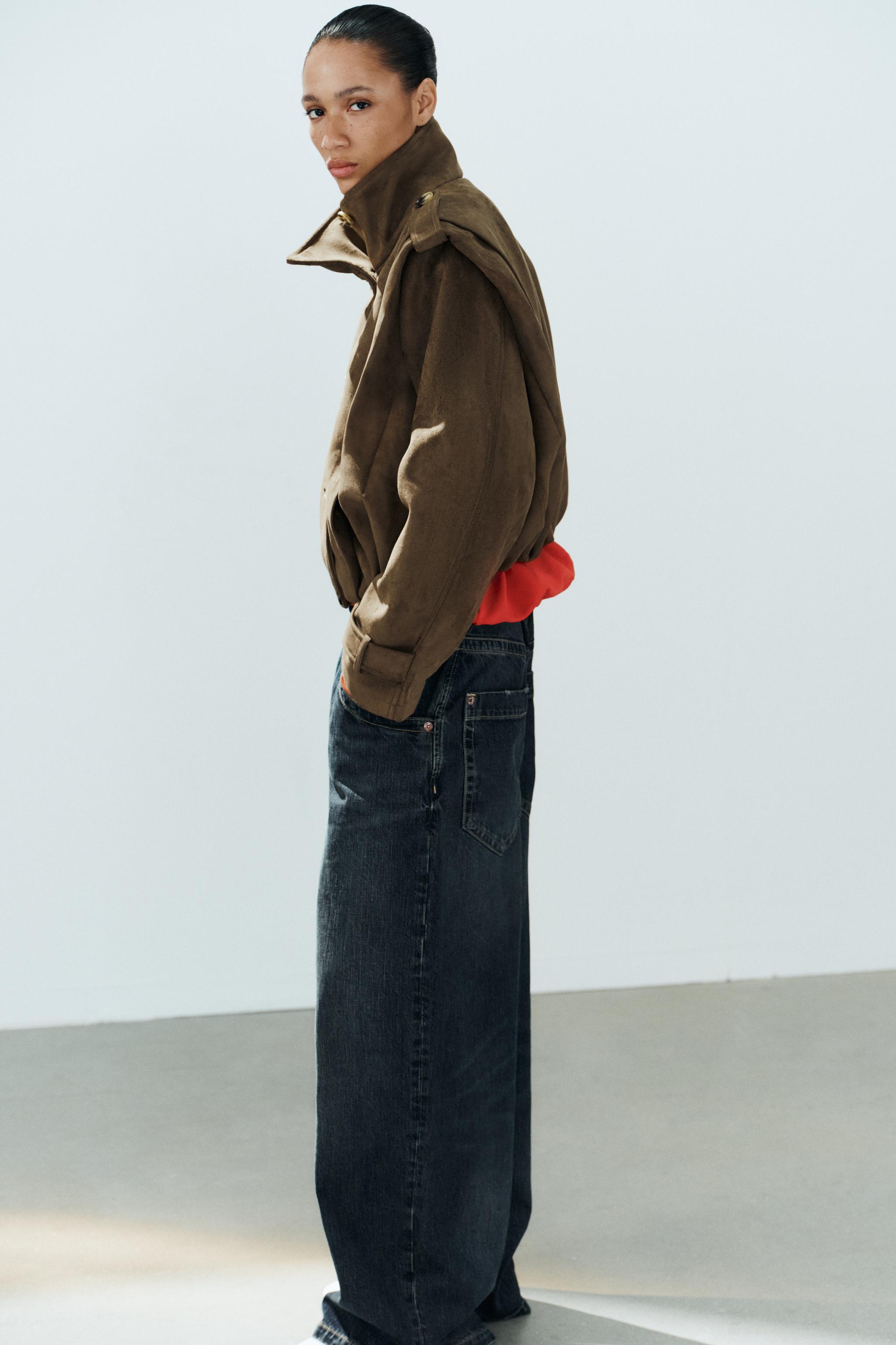 SHORT PLEATED TRENCH COAT